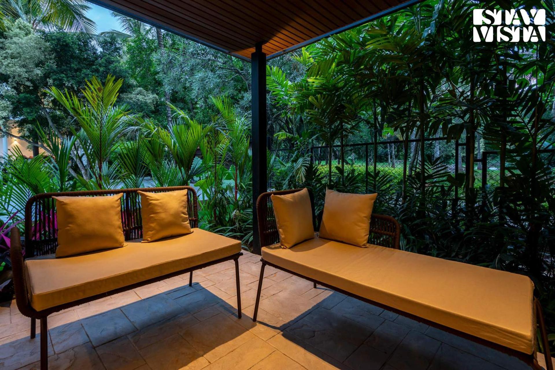 Stayvista At M Villa With Breakfast Included Бангалор Екстериор снимка