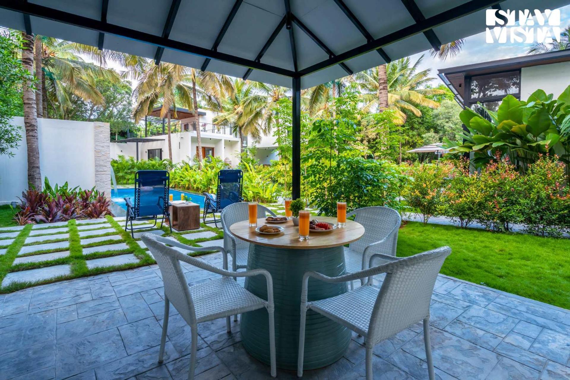 Stayvista At M Villa With Breakfast Included Бангалор Екстериор снимка