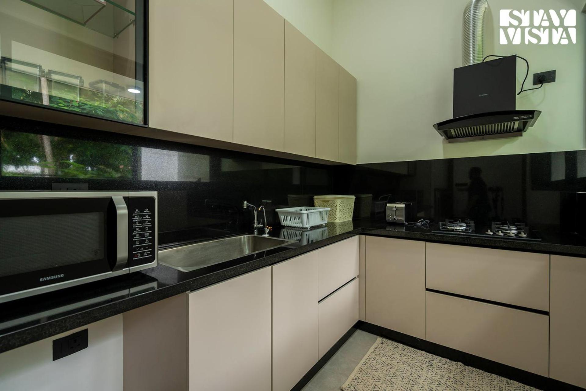 Stayvista At M Villa With Breakfast Included Бангалор Екстериор снимка