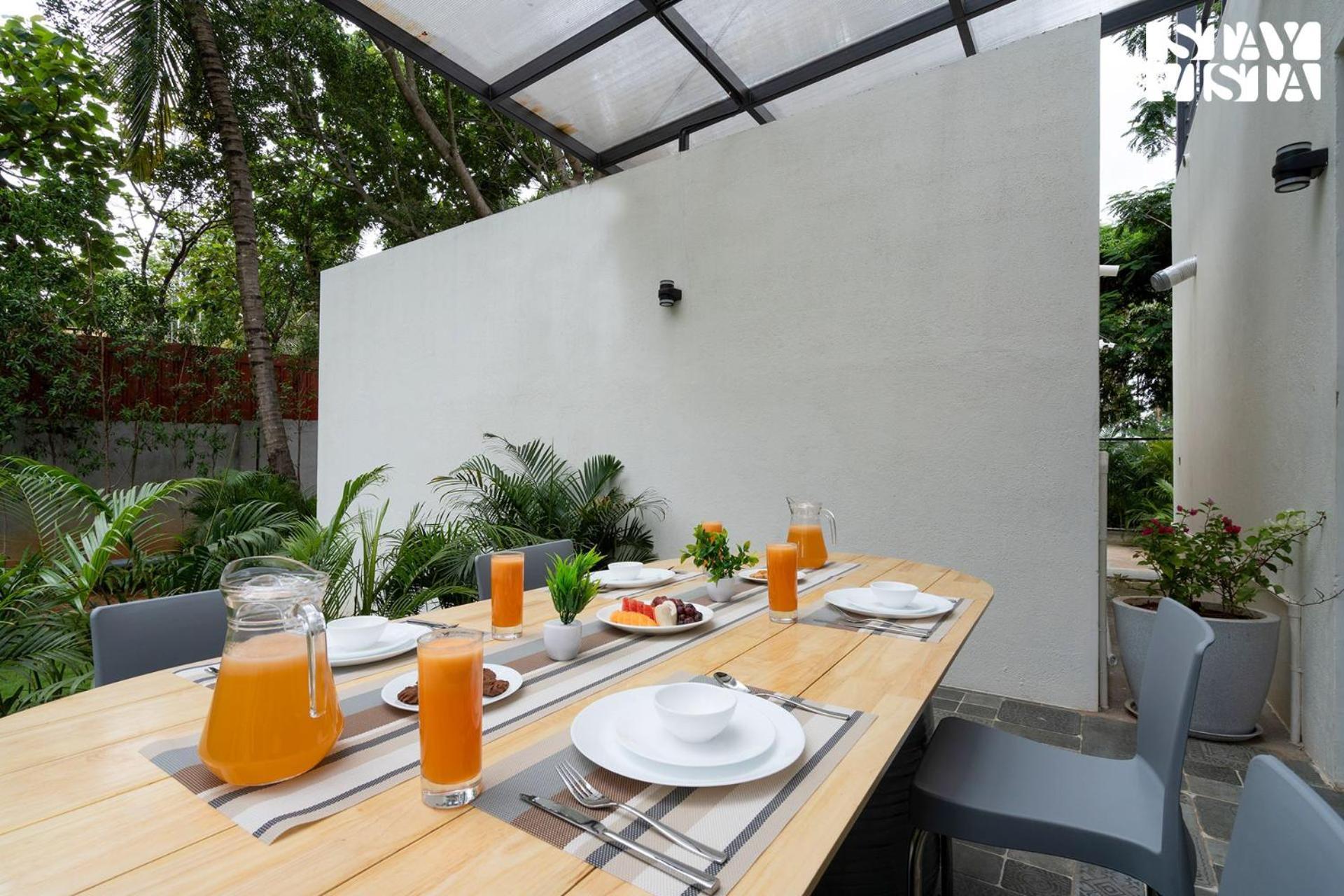Stayvista At M Villa With Breakfast Included Бангалор Екстериор снимка